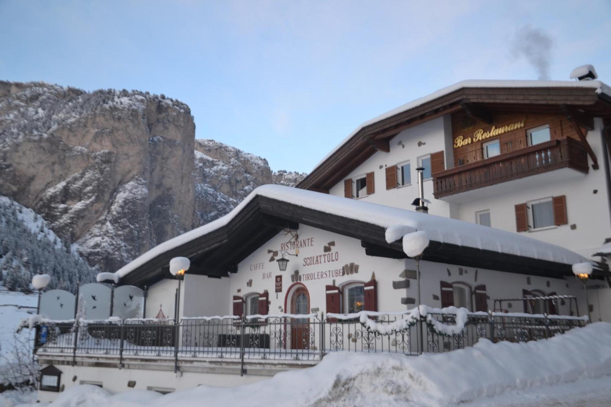 Hotel Scoiattolo Selva di Val Gardena Exterior photo
