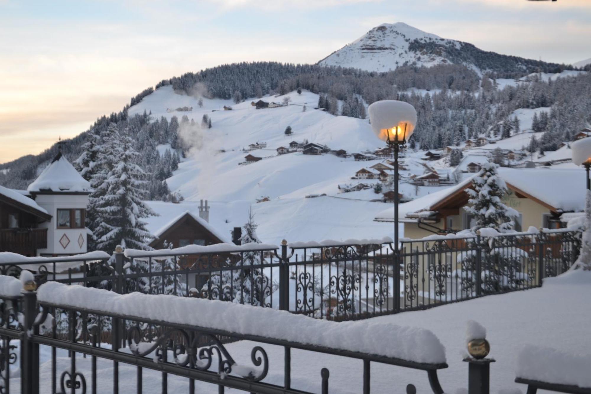 Hotel Scoiattolo Selva di Val Gardena Exterior photo