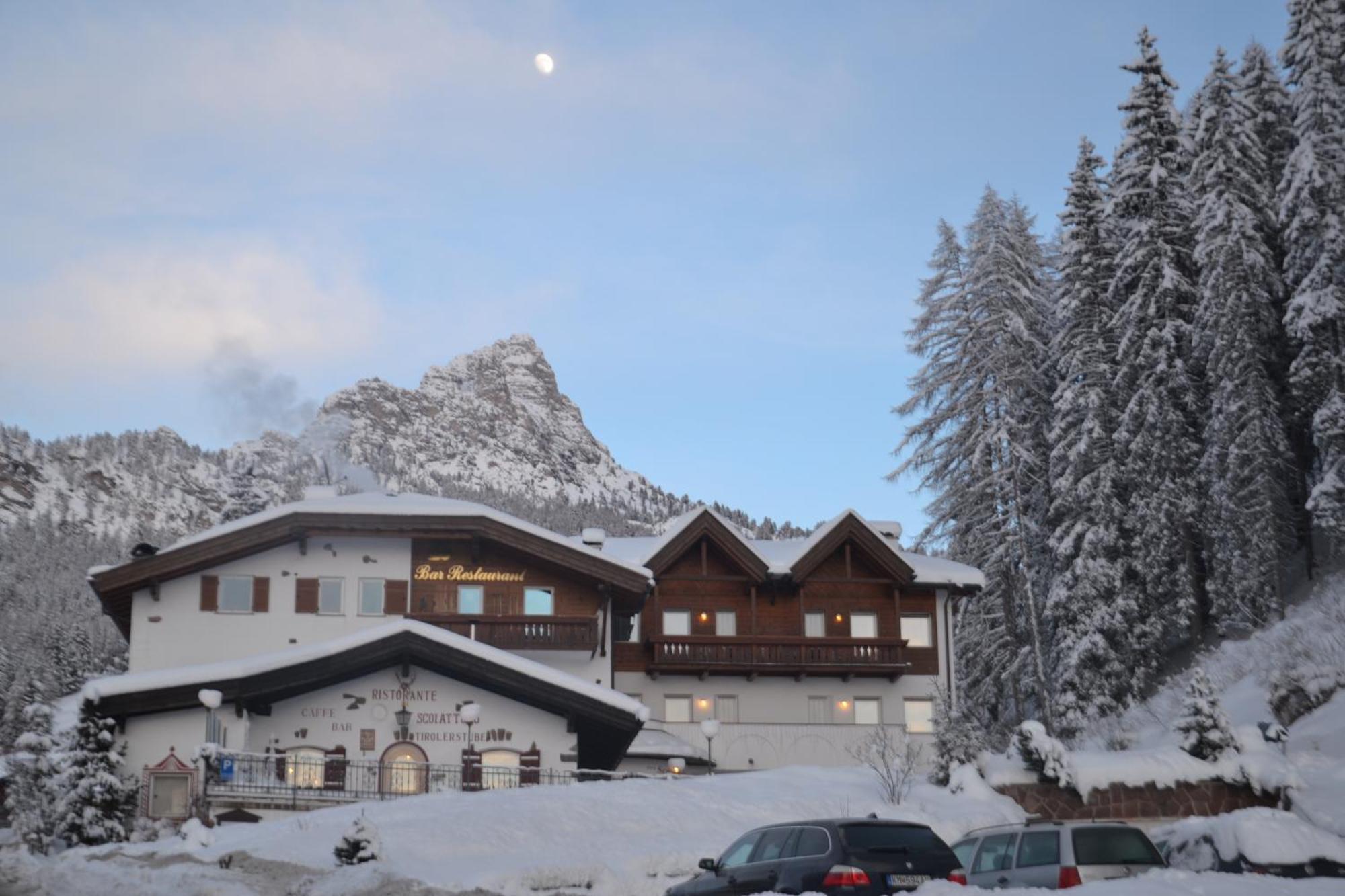 Hotel Scoiattolo Selva di Val Gardena Exterior photo