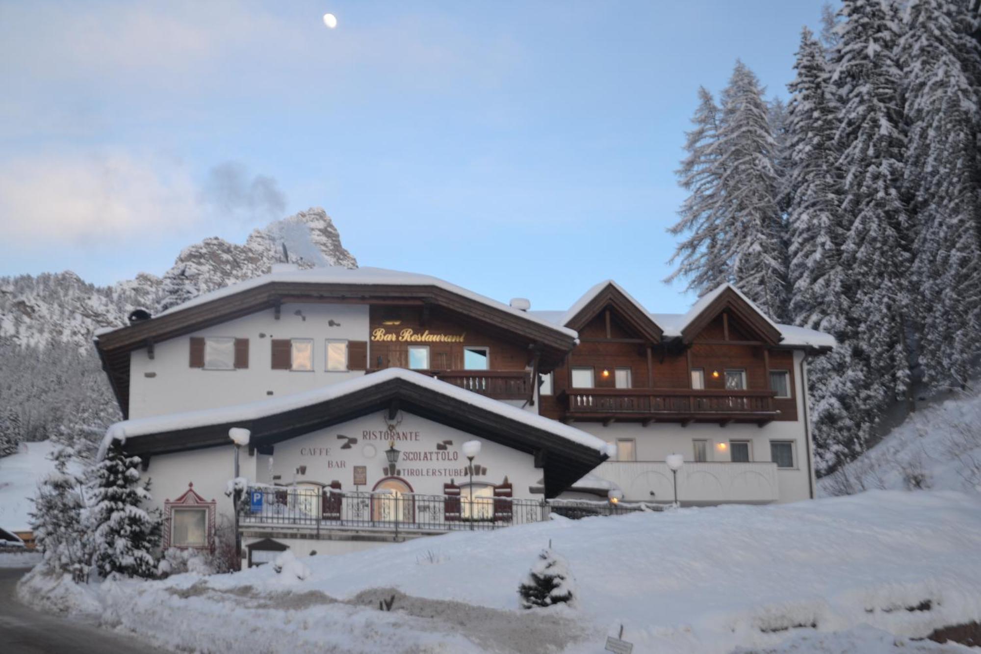 Hotel Scoiattolo Selva di Val Gardena Exterior photo