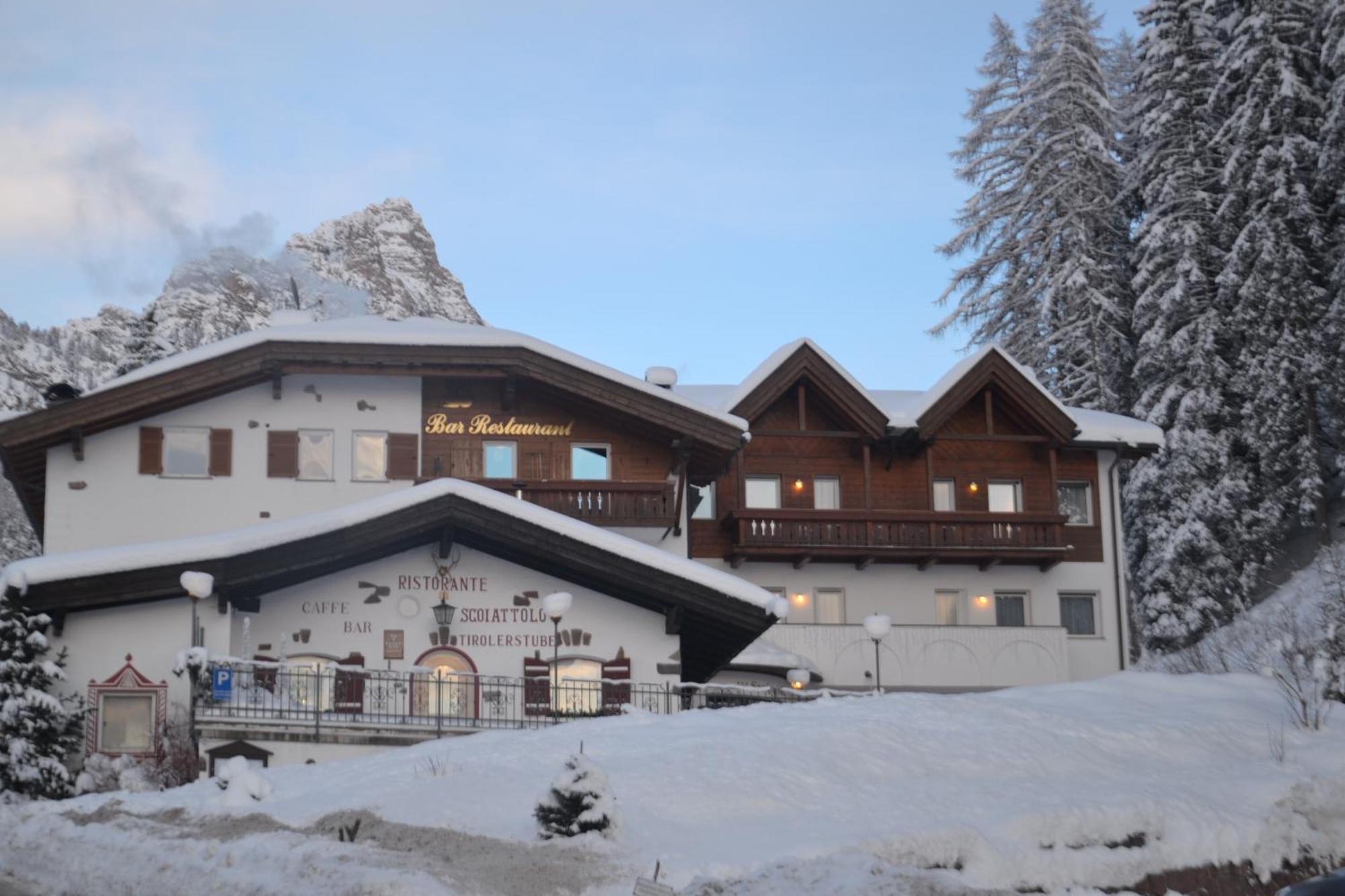 Hotel Scoiattolo Selva di Val Gardena Exterior photo