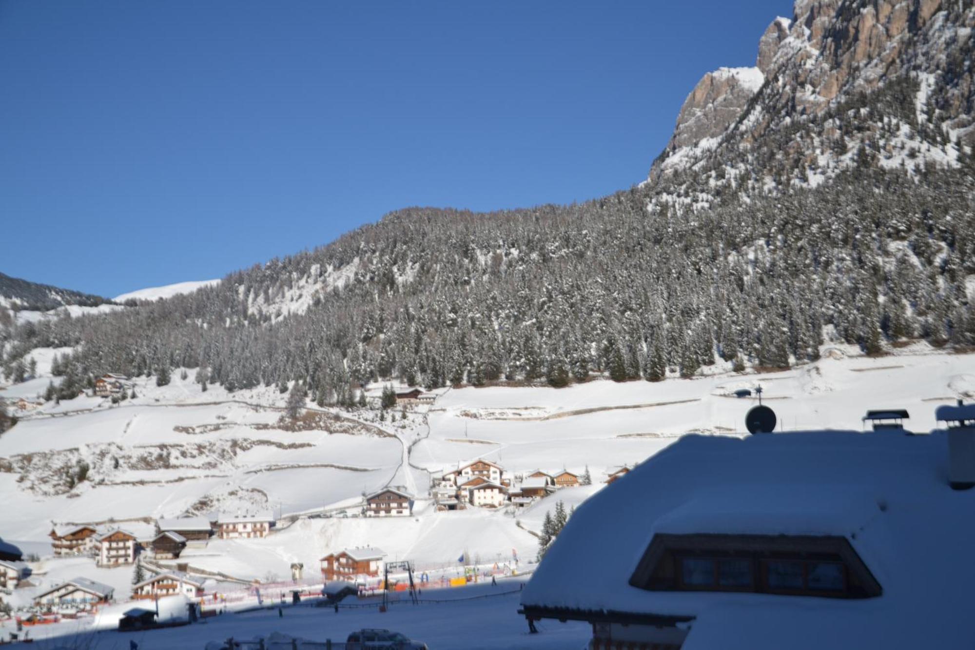 Hotel Scoiattolo Selva di Val Gardena Exterior photo