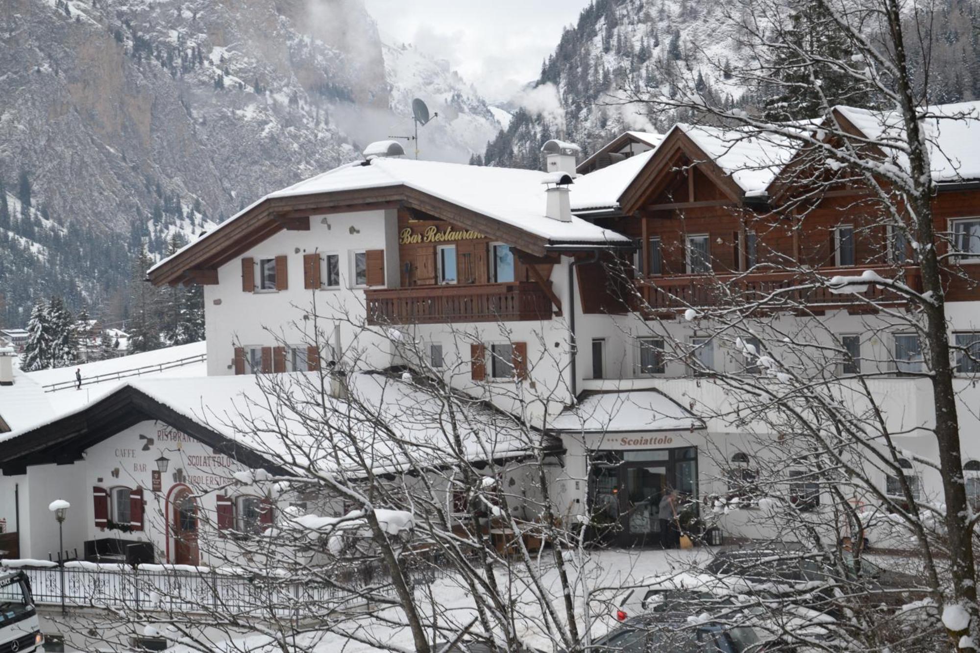 Hotel Scoiattolo Selva di Val Gardena Exterior photo