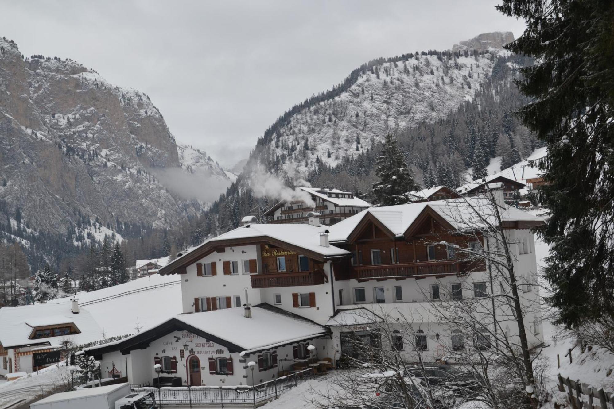 Hotel Scoiattolo Selva di Val Gardena Exterior photo