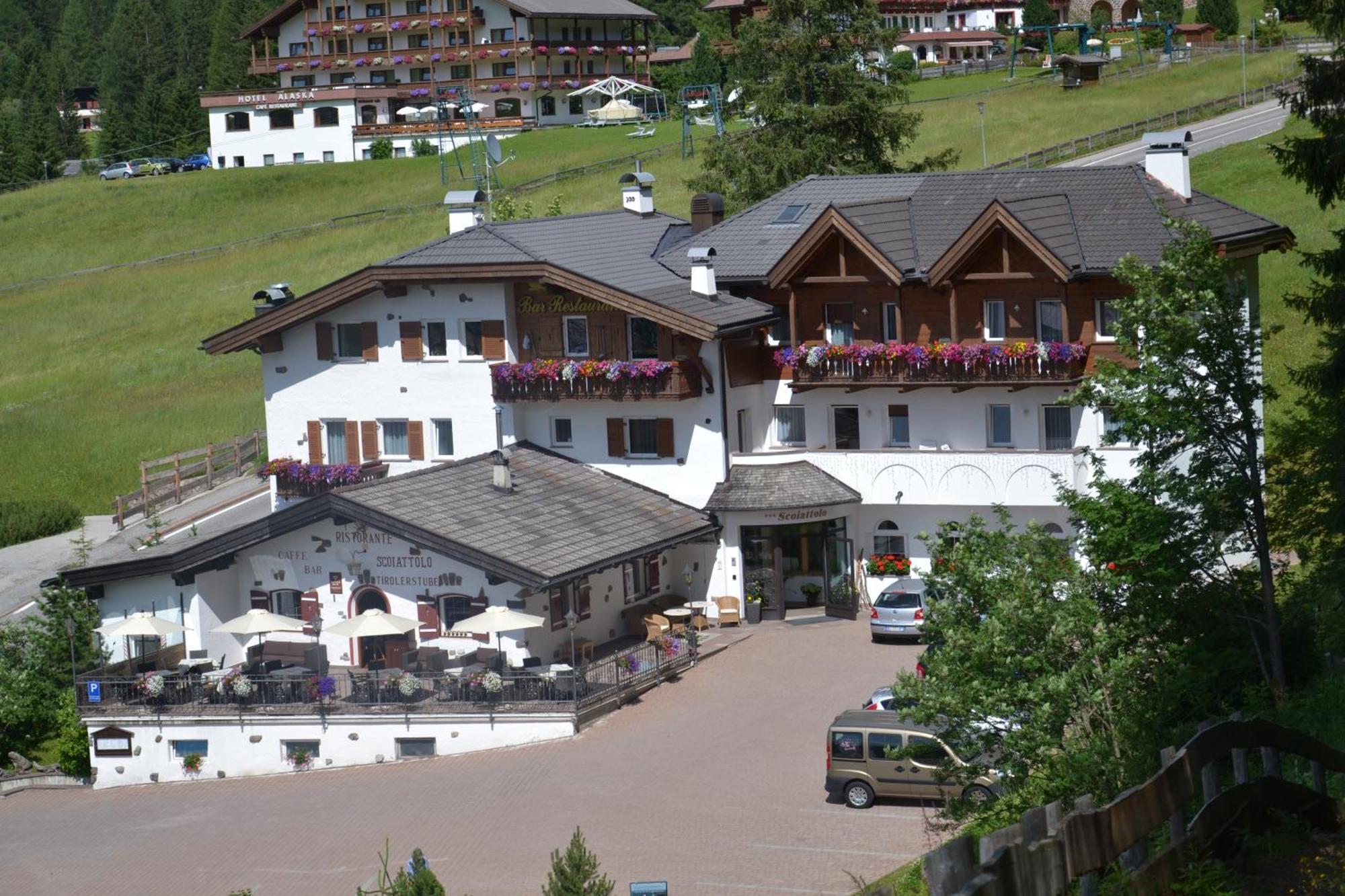 Hotel Scoiattolo Selva di Val Gardena Exterior photo